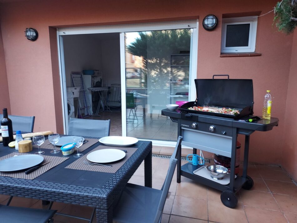 Espace repas extérieur 