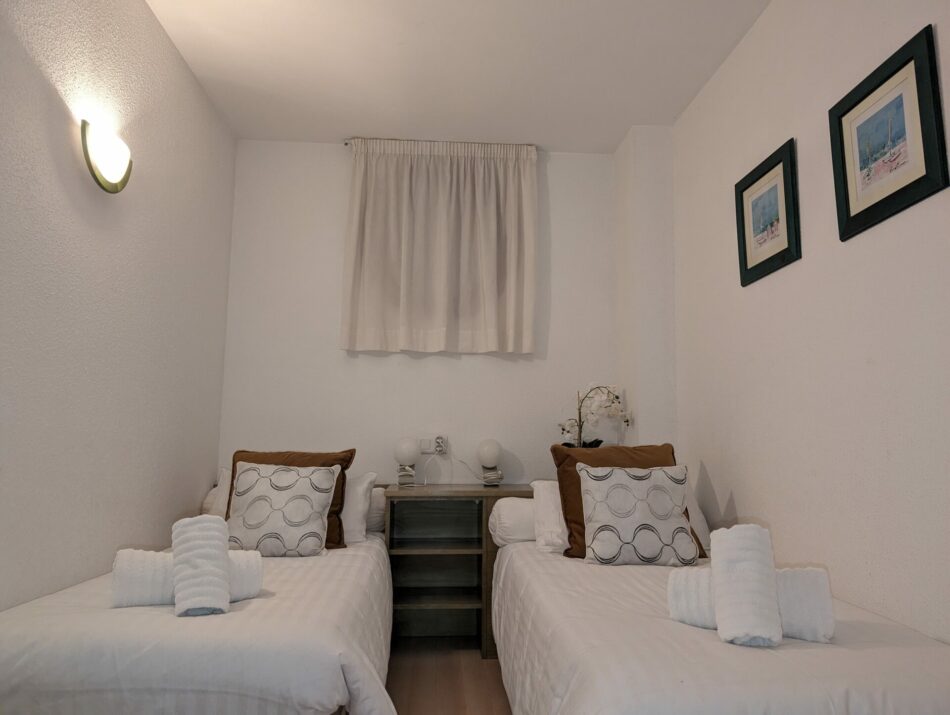 Chambre avec lits simples