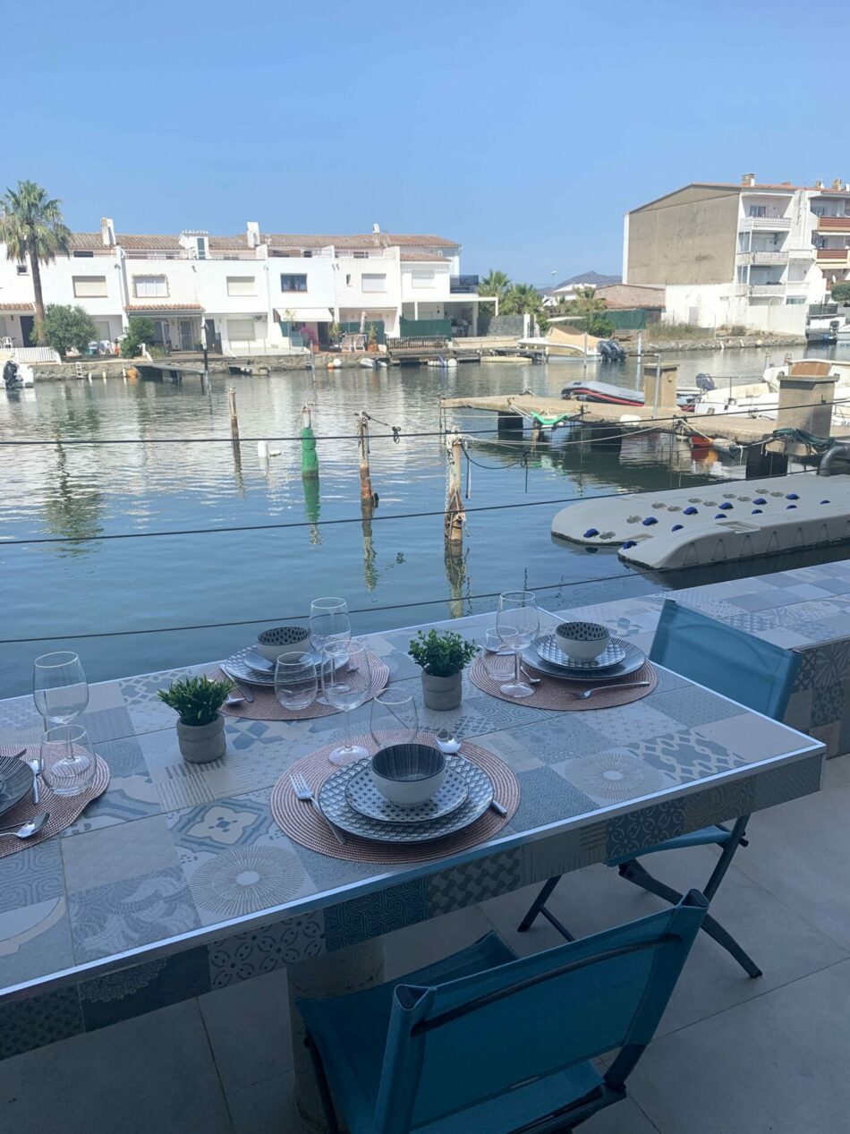 Terrasse vue canal 