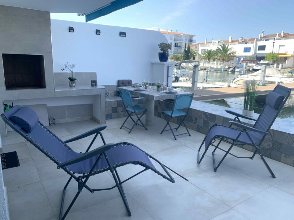 Terrasse vue canal 