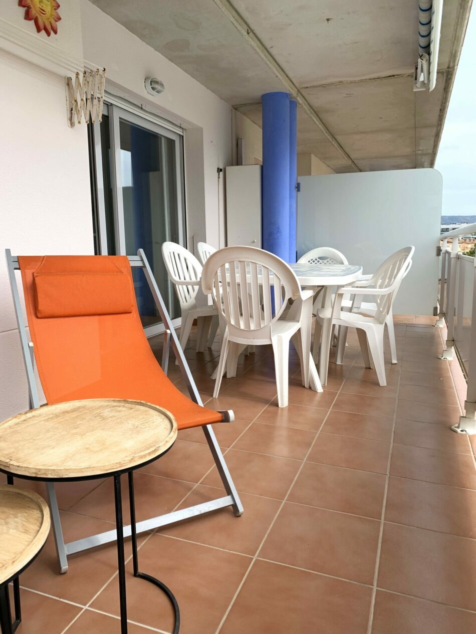 Le balcon vue piscine 