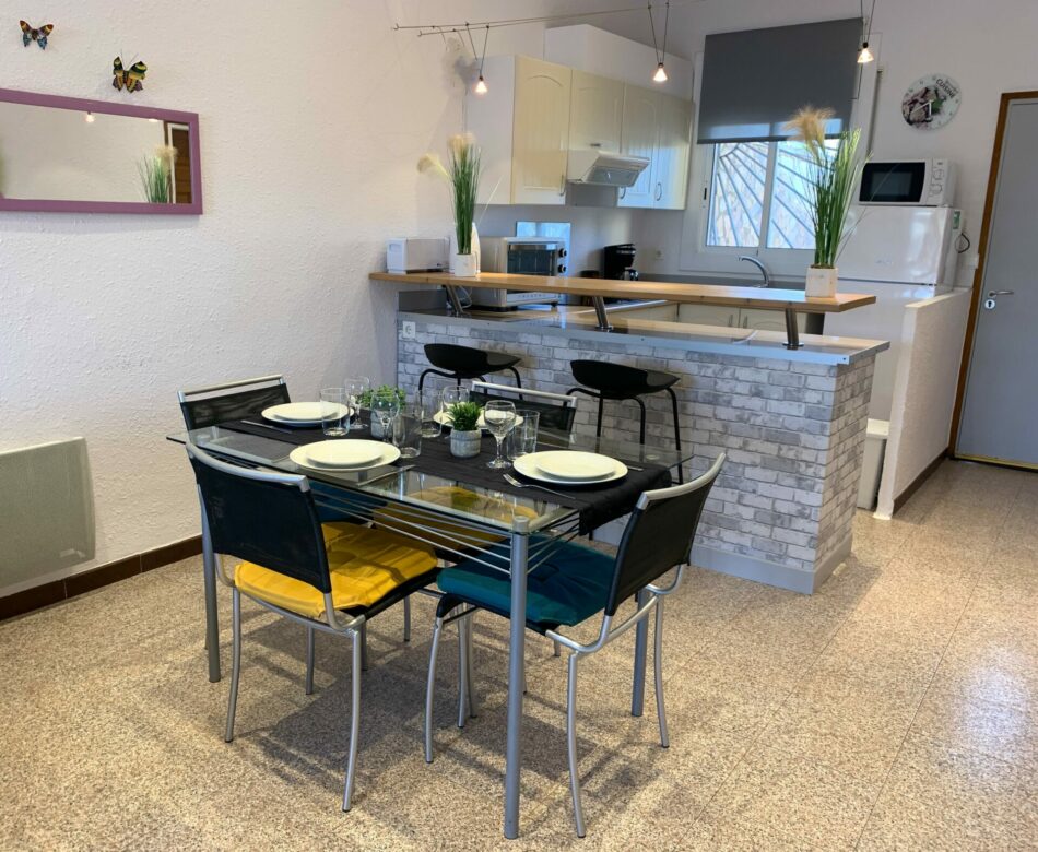 Salle à manger et cuisine 