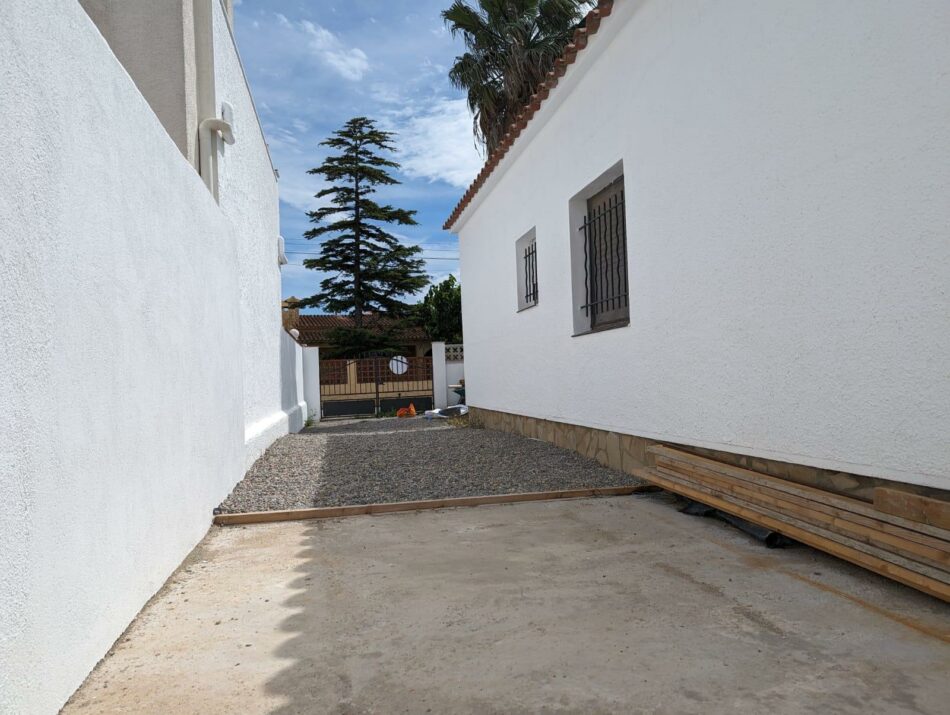 Espace pour 2 voitures 