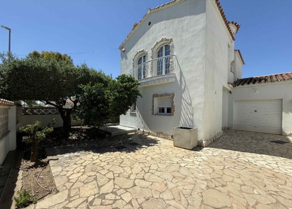 Entrée de la maison 